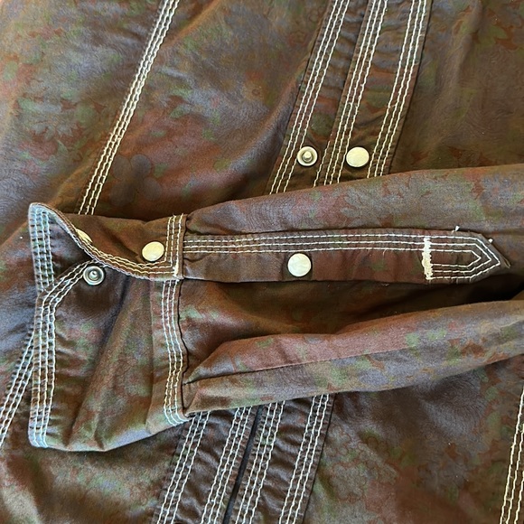 Very cool Long sleeve true religion shirt. - Picture 5 of 10